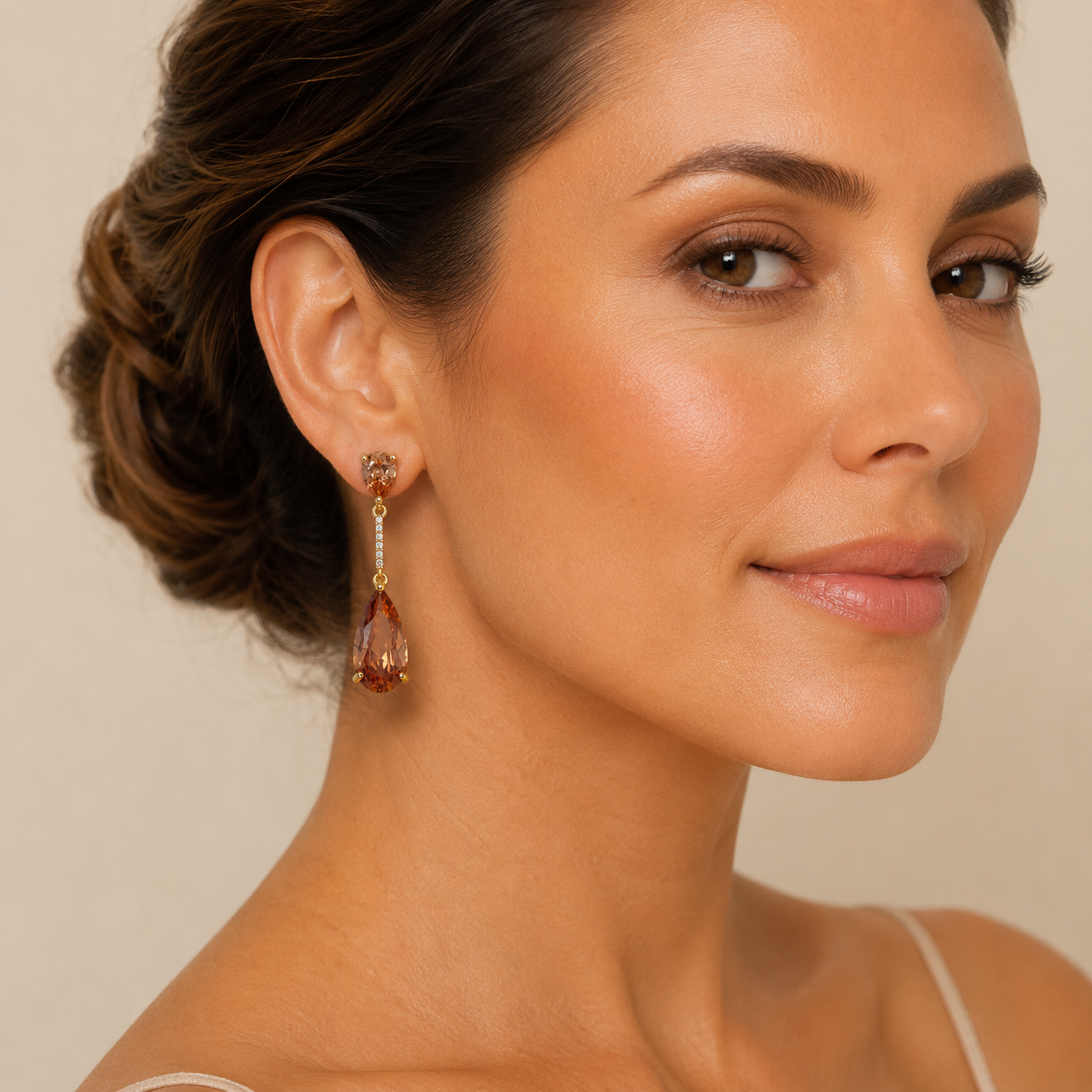 Aisling: The Champagne Crystal Bar Teardrop Drop